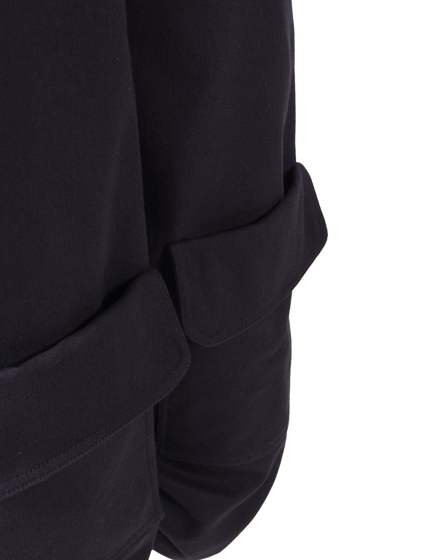 GUILLOTINE Black Three-Quarter Pleated Pants