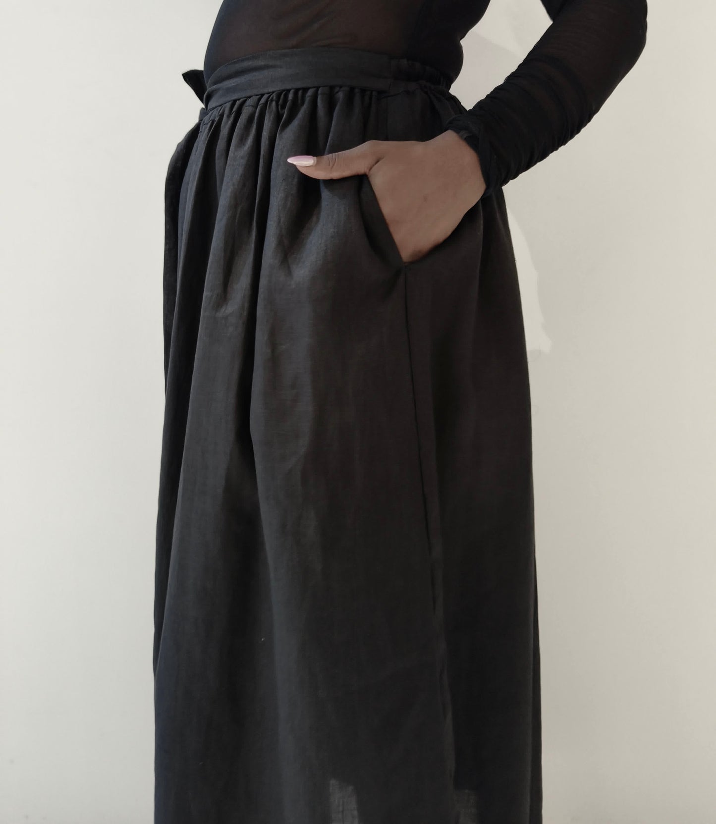 GUILLOTINE Maxi Gathered Linen Skirt