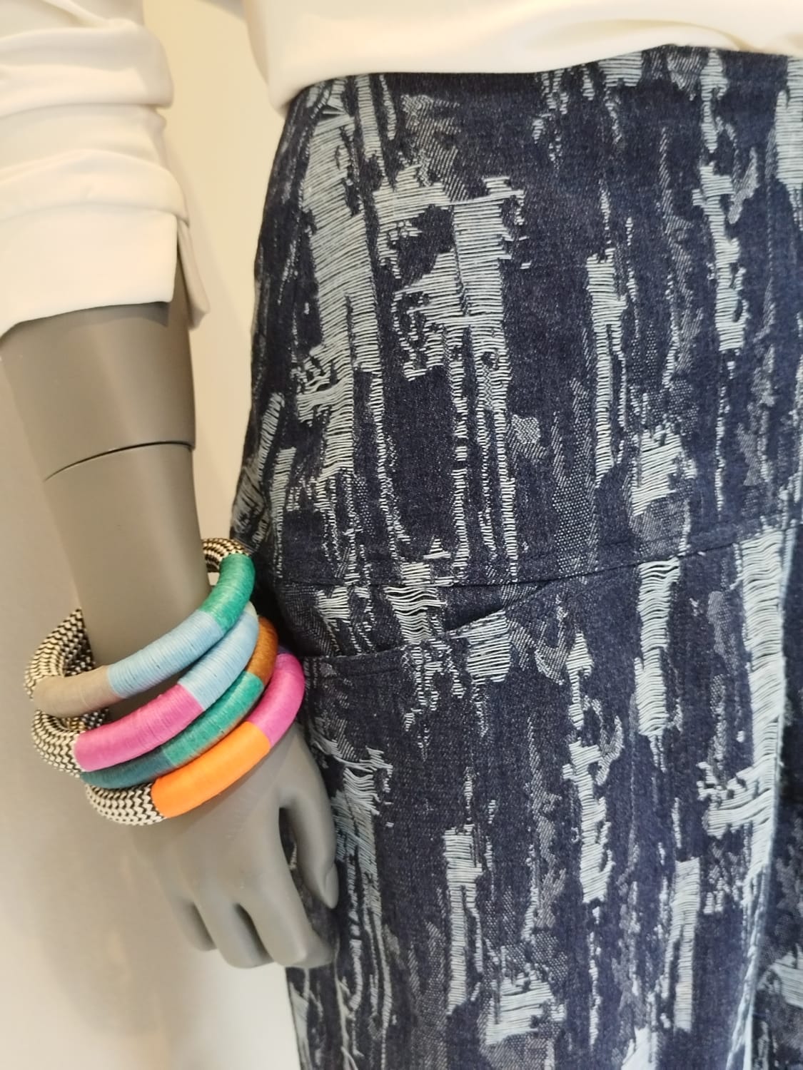 GUILLOTINE Distressed  Denims