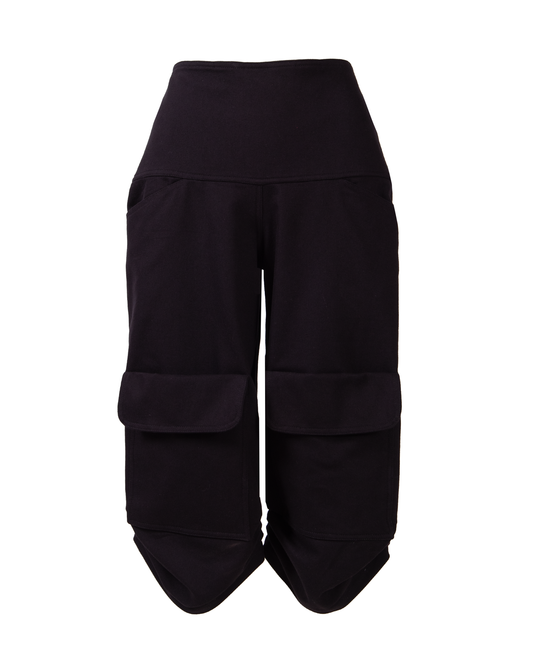 GUILLOTINE Black Three-Quarter Pleated Pants