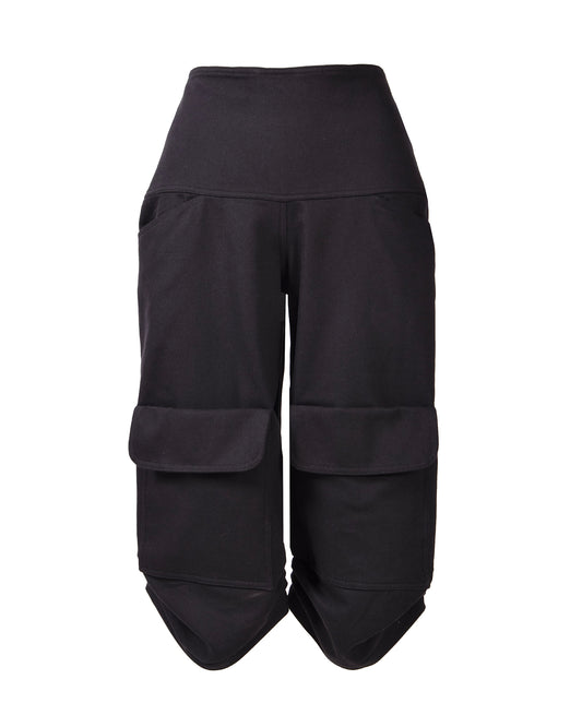 GUILLOTINE Black Three-Quarter Pleated Pants