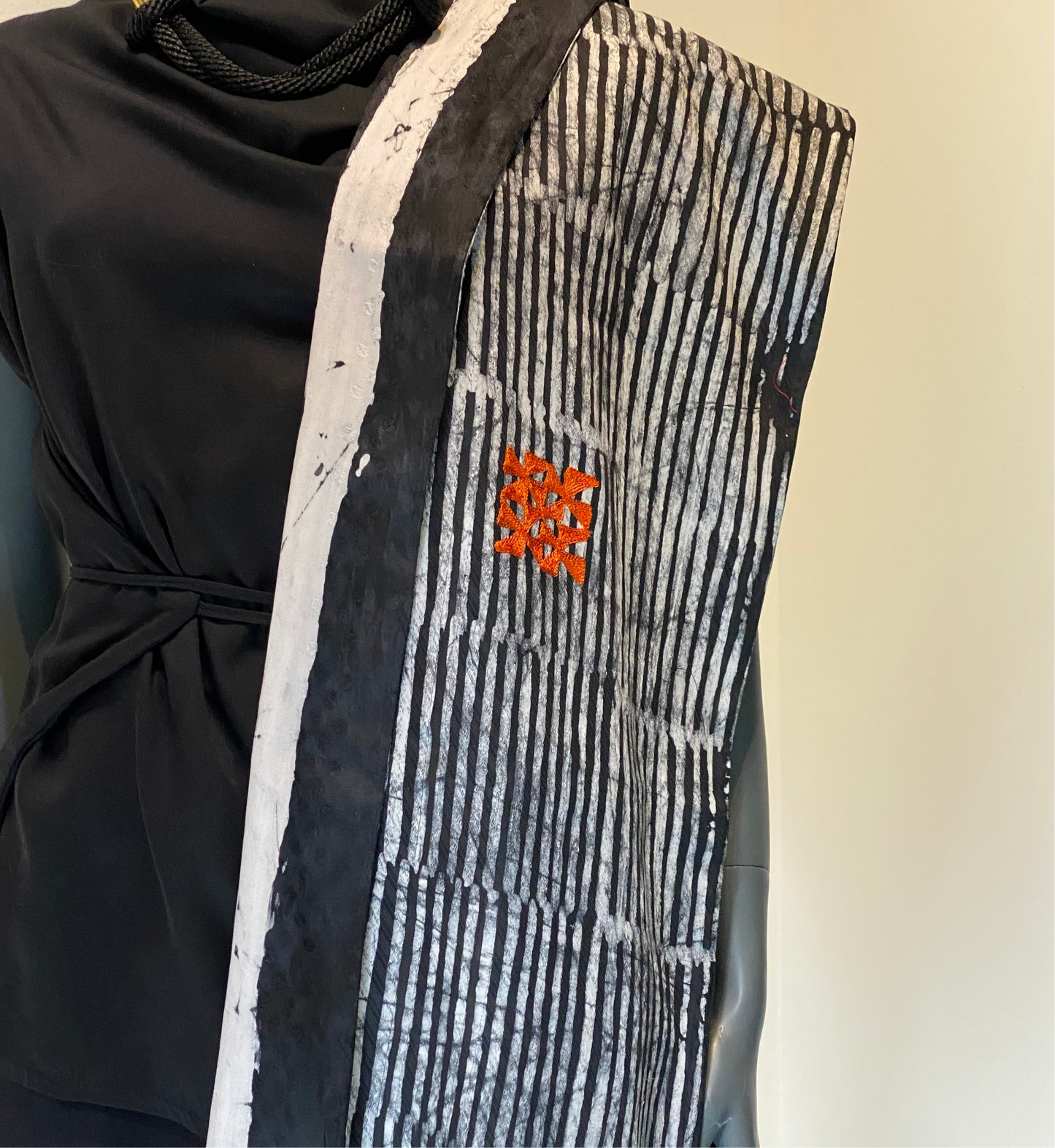 GUILLOTINE x WALDMAN Andikra Symbol Scarf