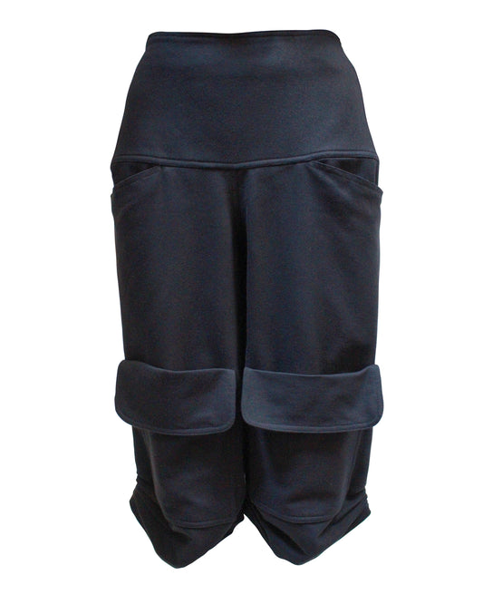 GUILLOTINE Black Three-Quarter Pleated Pants