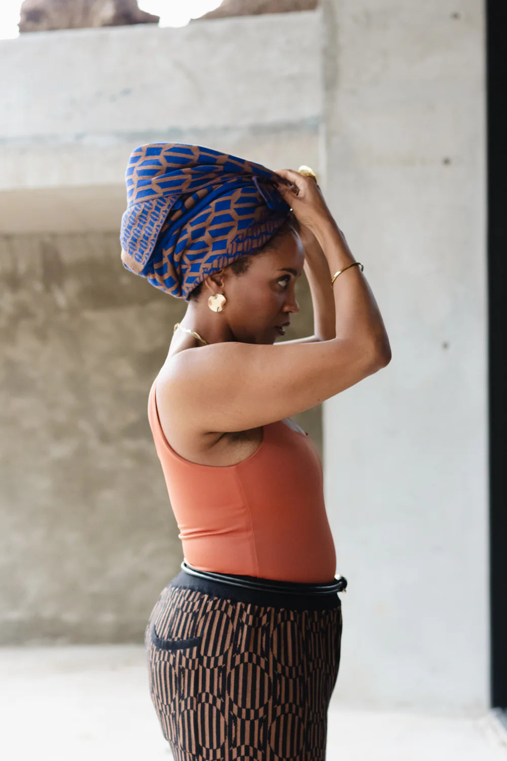 ROMARIA Two-Tone Square Scarf