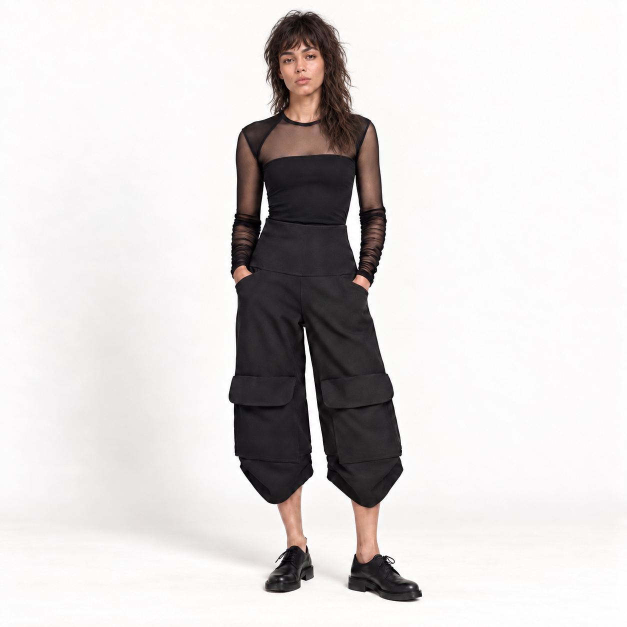 GUILLOTINE Three-Quarter Pleated Pants