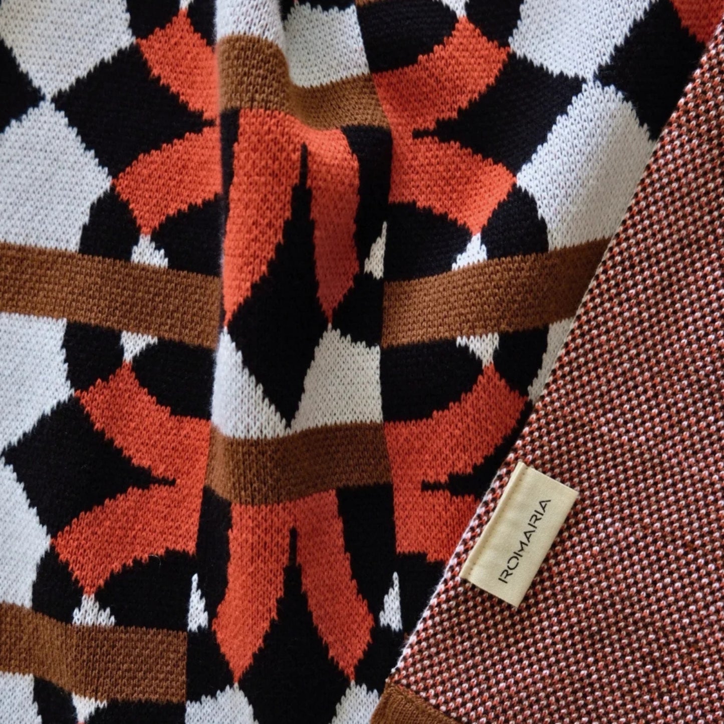 ROMARIA Oversized Porto Wrap